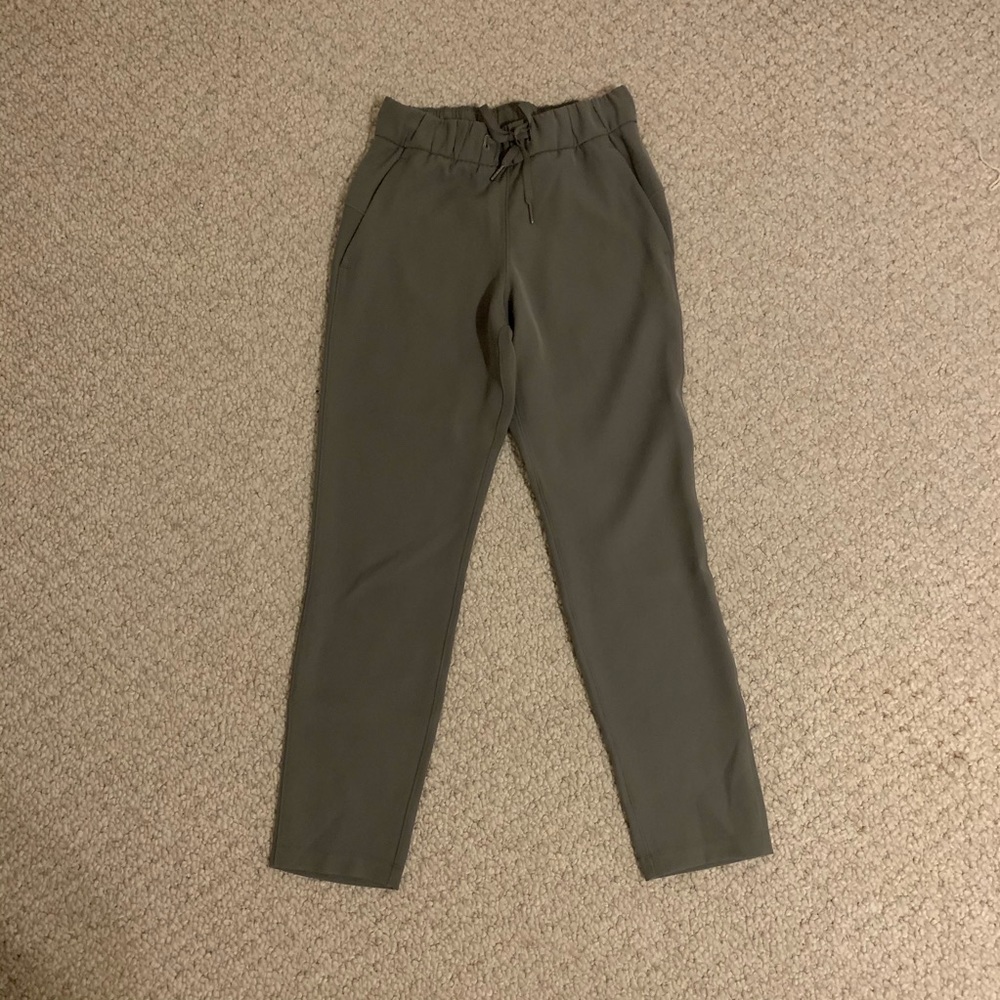 Lululemon size 2 on the fly pants